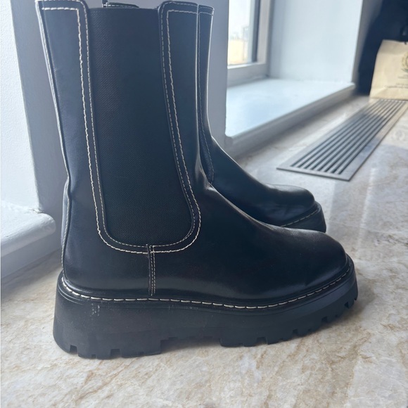 H&M black chelsea boot with contrast stitch - Picture 5 of 10